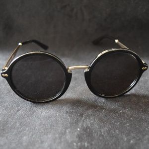 New Gucci Women's Round Black & Gold Sunglasses
